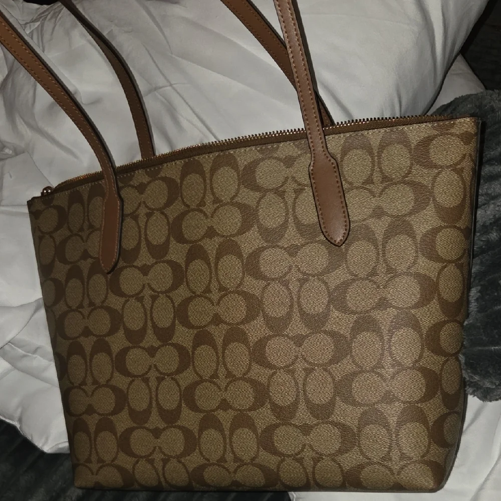 Coach Tote - Picture 6 of 6